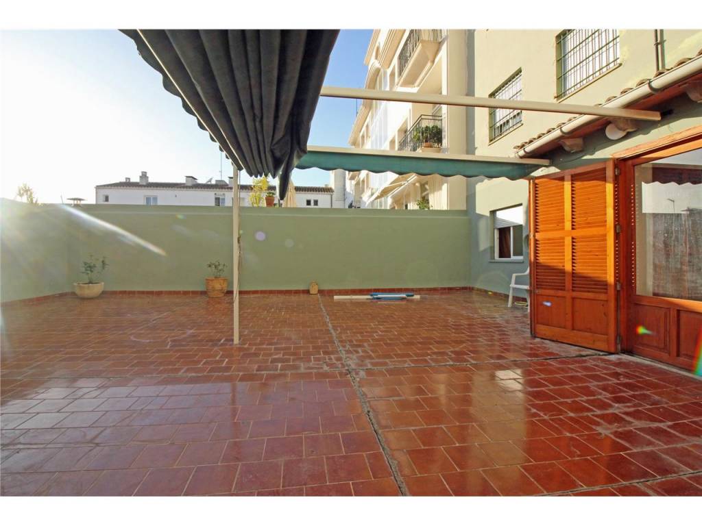 "A REFORMAR PISO CON TERRAZA EN SANTA CATALINA"