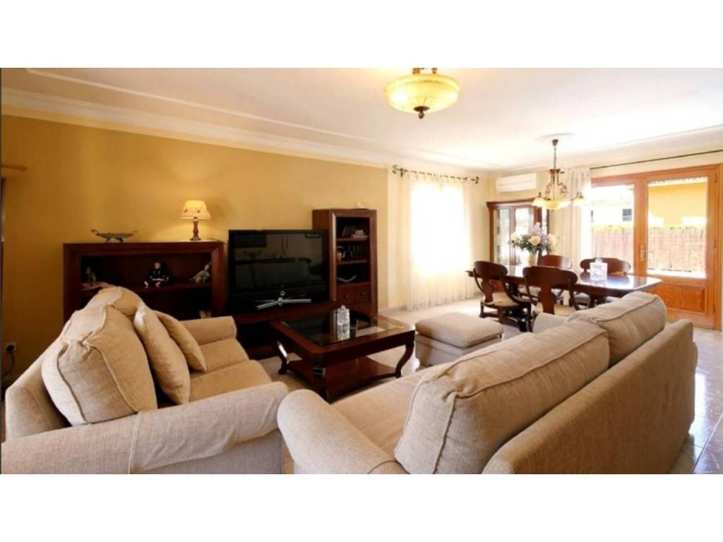 CHALET UNIFAMILIAR CON PISCINA EN NOVA CABANA
