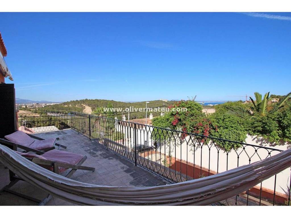 CHALET CON CARÁCTER Y VISTAS PANORÁMICAS EN VENTA