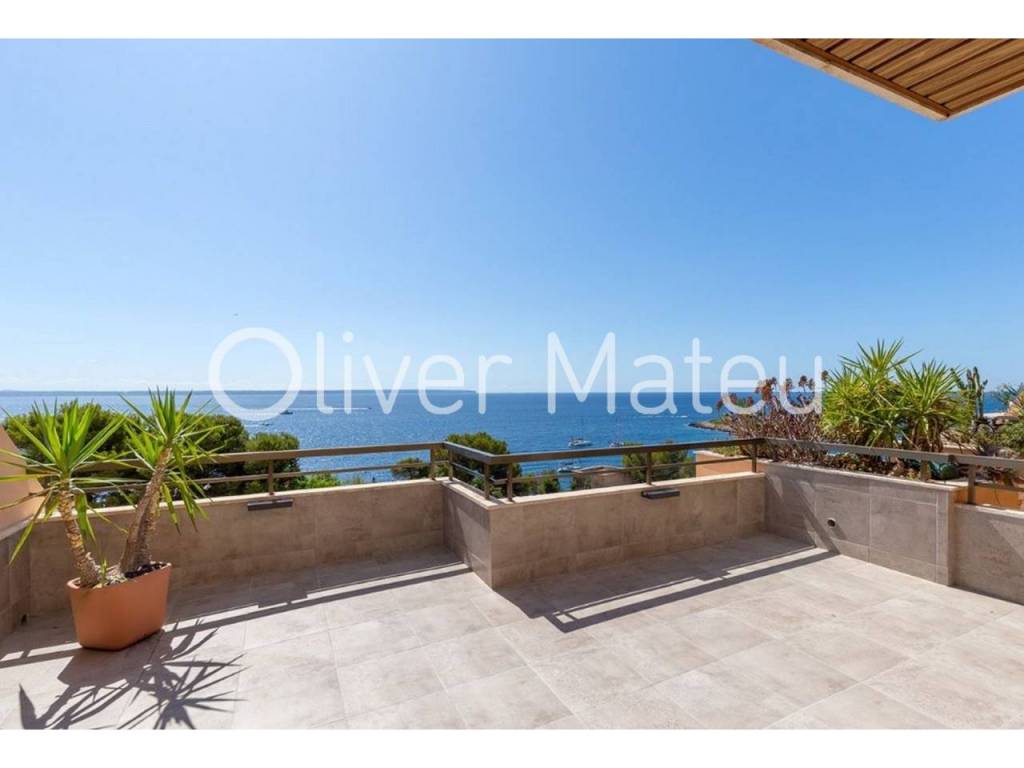 "APARTAMENTO REFORMADO CON VISTAS AL MAR"