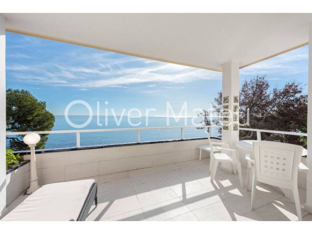 "APARTAMENTO EN PRIMERA LINEA DE MAR"