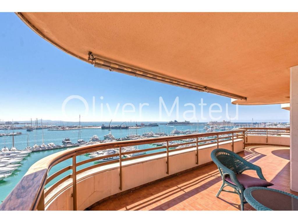 "PASEO MARÍTIMO CON ESPECTACULARES VISTAS"
