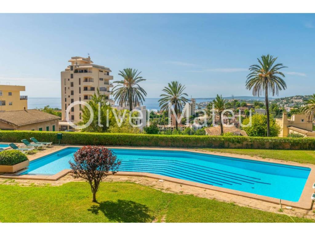 GRAN PISO CON TERRAZA VISTAS AL MAR, PARKING Y PISCINA COMUNITARIA EN LA BONANOVA