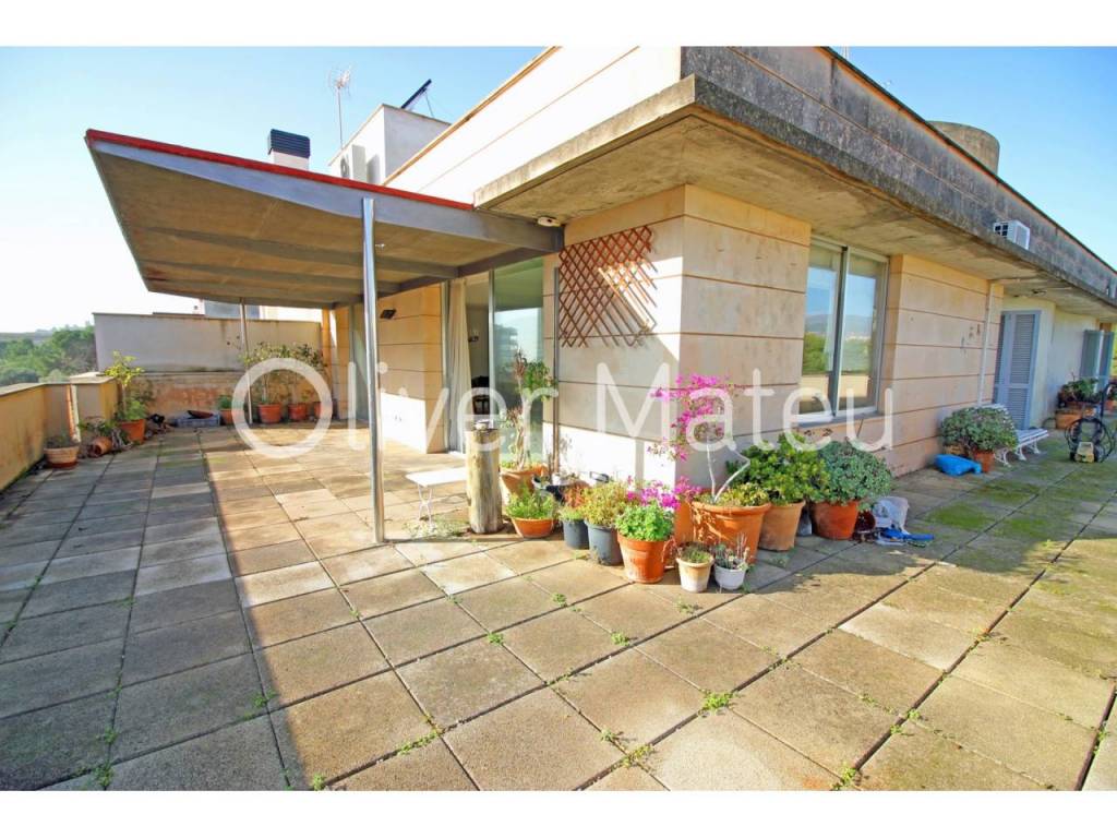"ÁTICO CON GRAN TERRAZA"