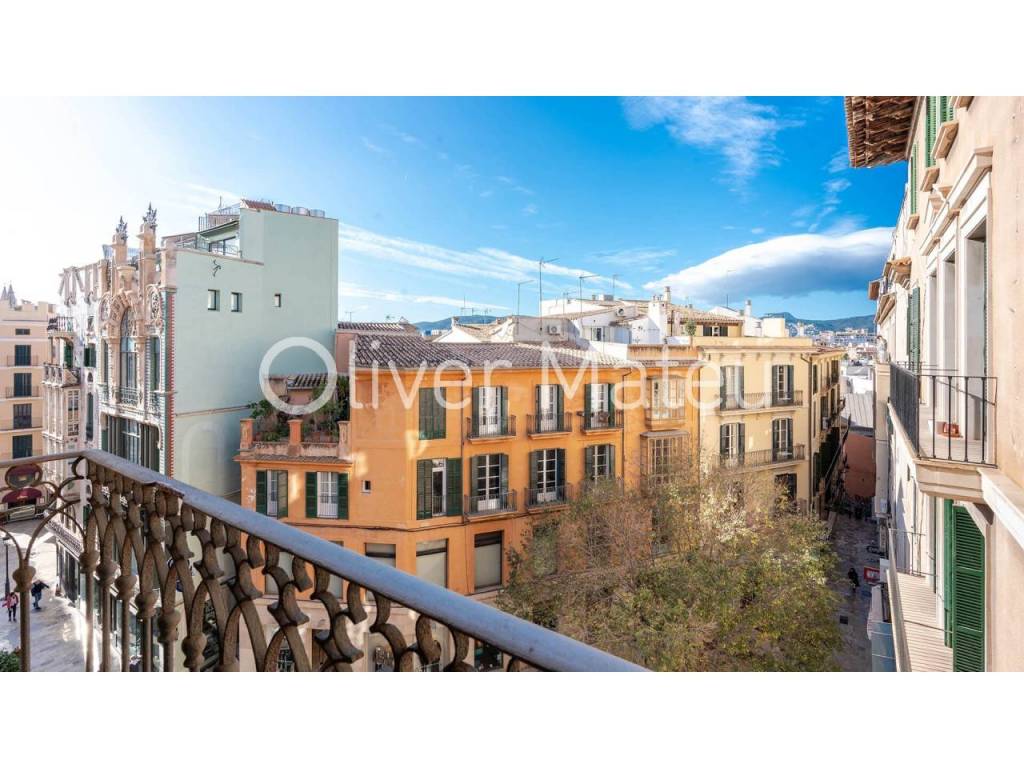 "LUMINOSO APARTAMENTO EN PLAZA MAJOR"