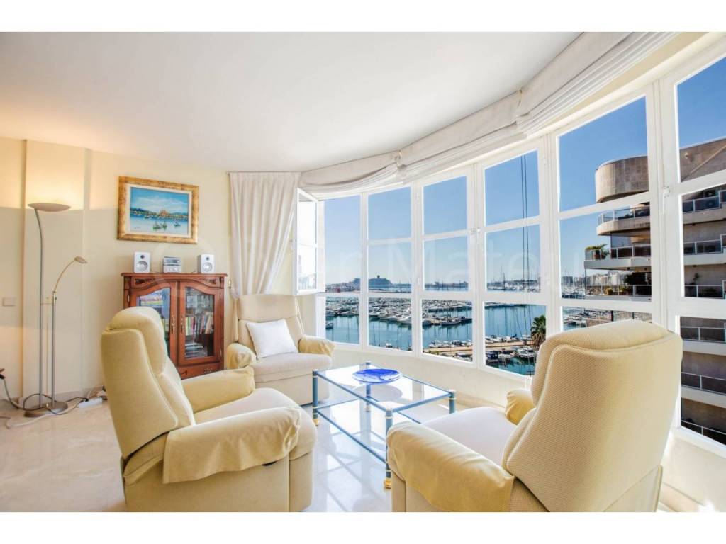 PISO EQUIPADO EN PASEO MARITIMO CON PARKING