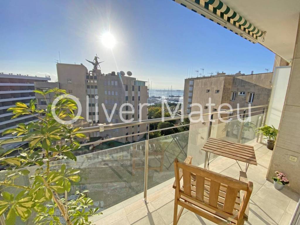 "ÁTICO DUPLEX CON VISTAS AL MAR Y CASTILLO"
