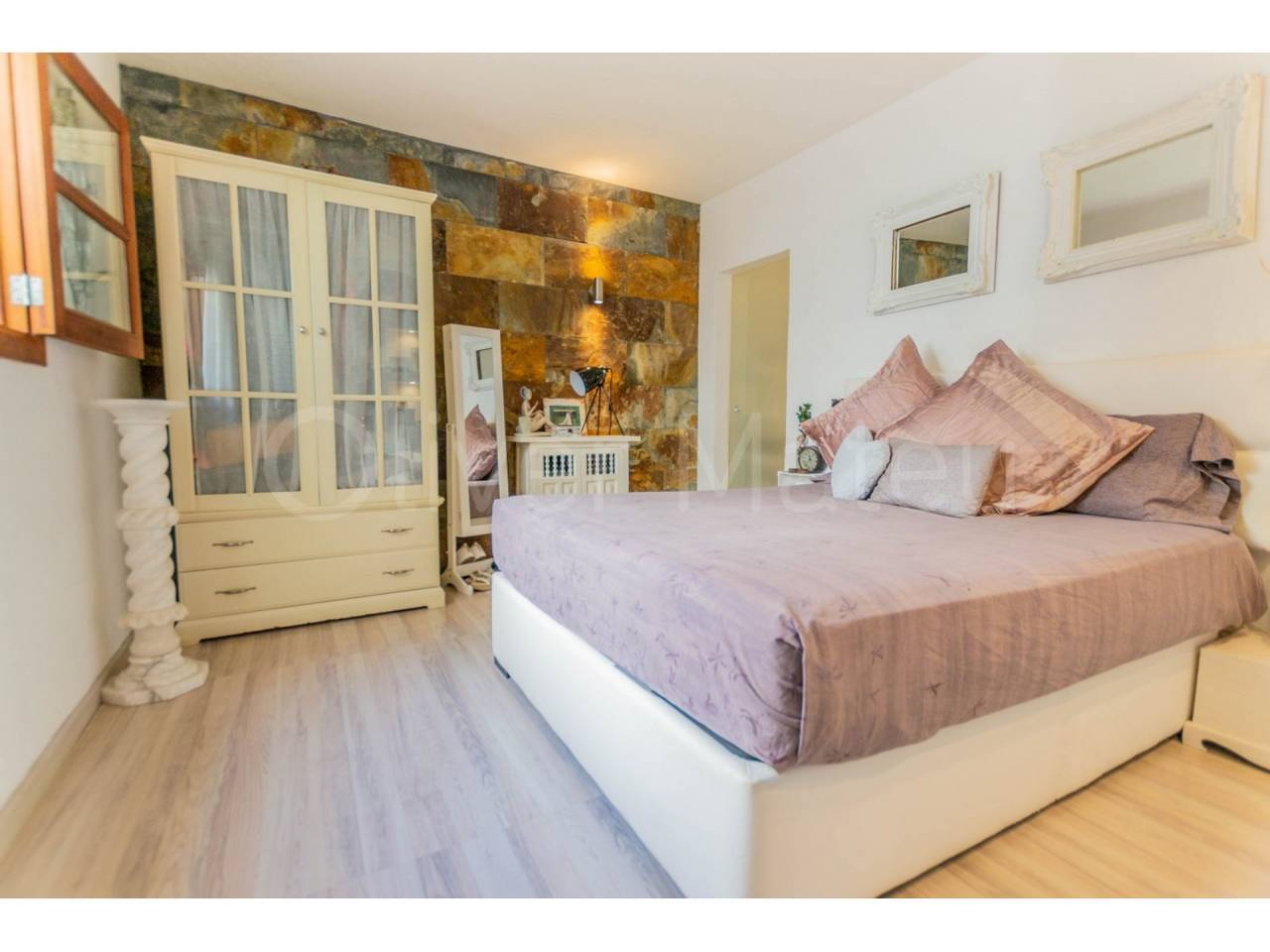 INMOBILIARIA Oliver Mateu - ENCANTADORA CASA EN GÉNOVA CON VISTAS AL MAR