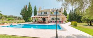 VILLA CON LICENCIA DE ALQUILER VACACIONAL A 10 MINUTOS DE PALMA