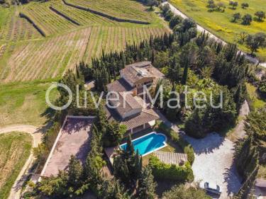CHALET CON GARAJE 5 COCHES, PISCINA Y GRANDES TERRAZAS