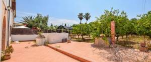 CASA MALLORQUINA DE DOS PLANTAS CON GARAJE, TERRAZA Y SOLAR DE 1075 M ² EN ESTABLIMENTS