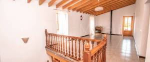 MAJORCAN HOUSE ON TWO LEVELS WITH GARAGE, TERRCE ON A 1075 M2 PLOT IN ESTABLIMENTS