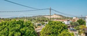 MAJORCAN HOUSE ON TWO LEVELS WITH GARAGE, TERRCE ON A 1075 M2 PLOT IN ESTABLIMENTS