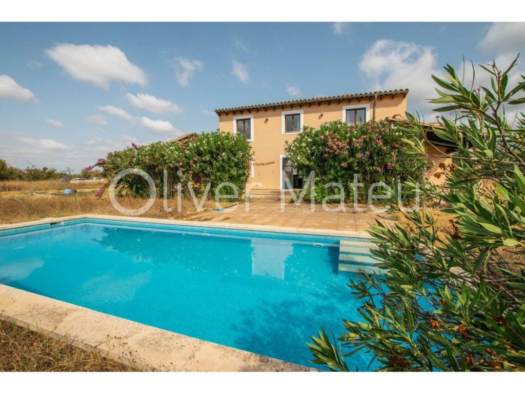 CASA EN FINCA RÚSTICA CON PISCINA