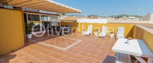 ZONA COLEGIOS. ÁTICO CON TERRAZA SOLARIUM Y GARAJE