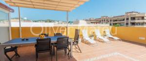 ZONA COLEGIOS. ÁTICO CON TERRAZA SOLARIUM Y GARAJE