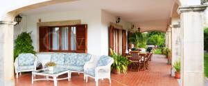 CHALET CON  JARDIN, PISCINA, GARAJE Y PISTA DE TENIS
