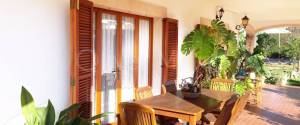 CHALET CON  JARDIN, PISCINA, GARAJE Y PISTA DE TENIS