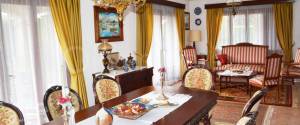 CHALET CON  JARDIN, PISCINA, GARAJE Y PISTA DE TENIS
