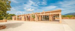 ESPECTACULAR VILLA A ESTRENAR EN PARCELA DE 61.913M²