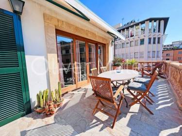 ÁTICO RENOVADO CON GRAN TERRAZA