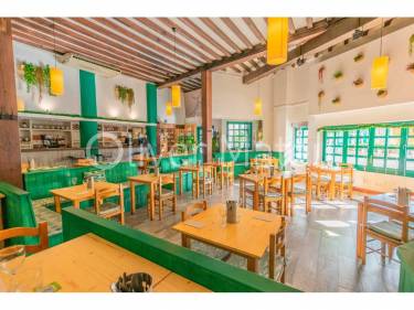 GRAN LOCAL COMERCIAL A LA VENTA Y EN TRASPASO EN SANTA CATALINA CON LICENCIA DE RESTAURACIÓN