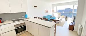 APARTAMENTO CON GRAN TERRAZA - CERCA DE LA PLAYA