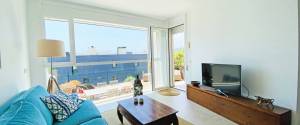 APARTAMENTO CON GRAN TERRAZA - CERCA DE LA PLAYA