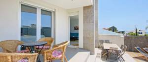 APARTAMENTO CON GRAN TERRAZA - CERCA DE LA PLAYA