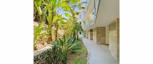 APARTAMENTO CON GRAN TERRAZA - CERCA DE LA PLAYA