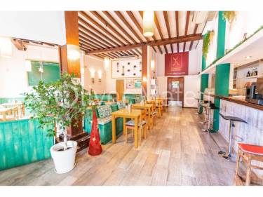 GRAN LOCAL EN ALQUILER CON TRASPASO EN SANTA CATALINA