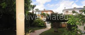 CHALET PAREADO EN CAN CARBONELL