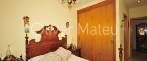 CHALET PAREADO EN CAN CARBONELL