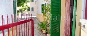 VILLAGE HOUSE WITH GARDEN, POOL AND PARKING