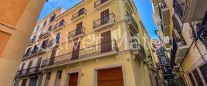 ÁTICO CON TERRAZA Y GARAJE EN EL CORAZÓN DEL CASCO ANTIGUO