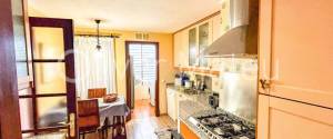 PISO MÁS ESTUDIO CON TERRAZA, PISCINA Y PARKING EN EL TERRENO