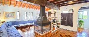 CHALET UNIFAMILIAR DE GRANDES DIMENSIONES CON PISCINA EN COSTA DE LA CALMA