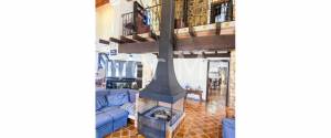 CHALET UNIFAMILIAR DE GRANDES DIMENSIONES CON PISCINA EN COSTA DE LA CALMA