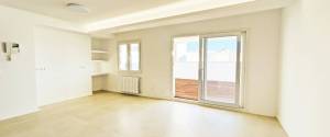 ÁTICO RENOVADO CON TERRAZA PRIVADA