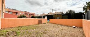 PLANTA BAJA CON JARDIN, APARCAMIENTO Y PISCINA COMUNITARIA