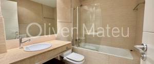CHALET ADOSADO EN ZONA COLEGIOS CON PISCINA Y APARCAMIENTO