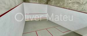 CHALET ADOSADO EN ZONA COLEGIOS CON PISCINA Y APARCAMIENTO