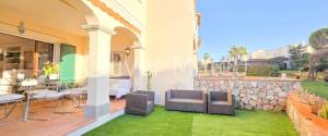PLANTA BAJA CON TERRAZA, PISCINAS COMUNITARIAS, GIMNASIO Y PARKING