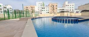 ÁTICO EN EL CENTRO CON TERRAZA Y PISCINA