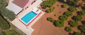 COUNTRY HOUSE WITH POOL AND LARGE GARDEN