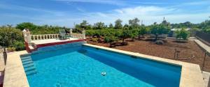 COUNTRY HOUSE WITH POOL AND LARGE GARDEN