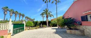CASA RÚSTICA CON PISCINA Y HUERTO