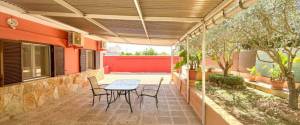 CASA RÚSTICA CON PISCINA Y HUERTO