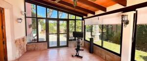 CASA RÚSTICA CON PISCINA Y HUERTO