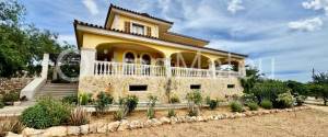 VILLA ON 7,400M² PLOT IN SA CABANETA